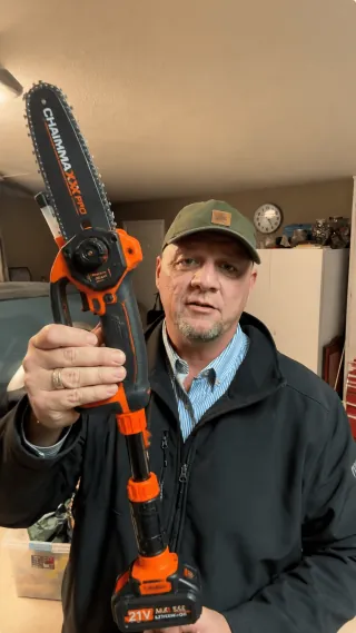 Giorgio M. utilizza CHAINMAXXPRO con asta telescopica nel proprio giardino